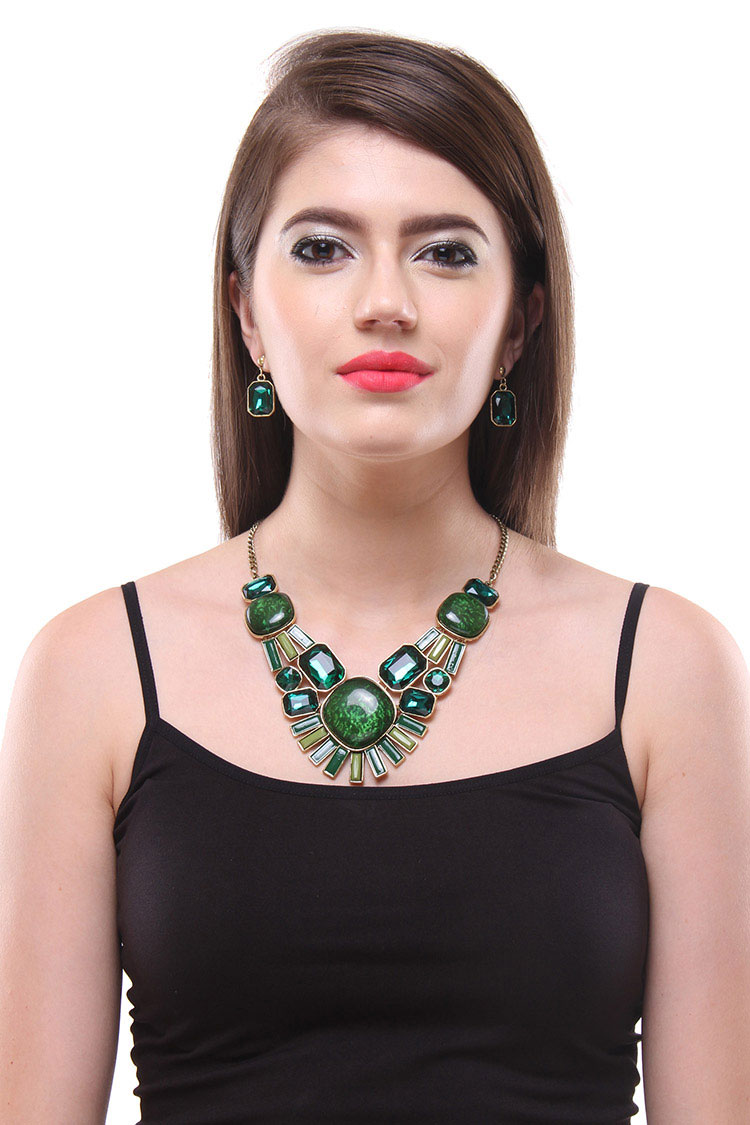 exclusive diamond necklace set for woman