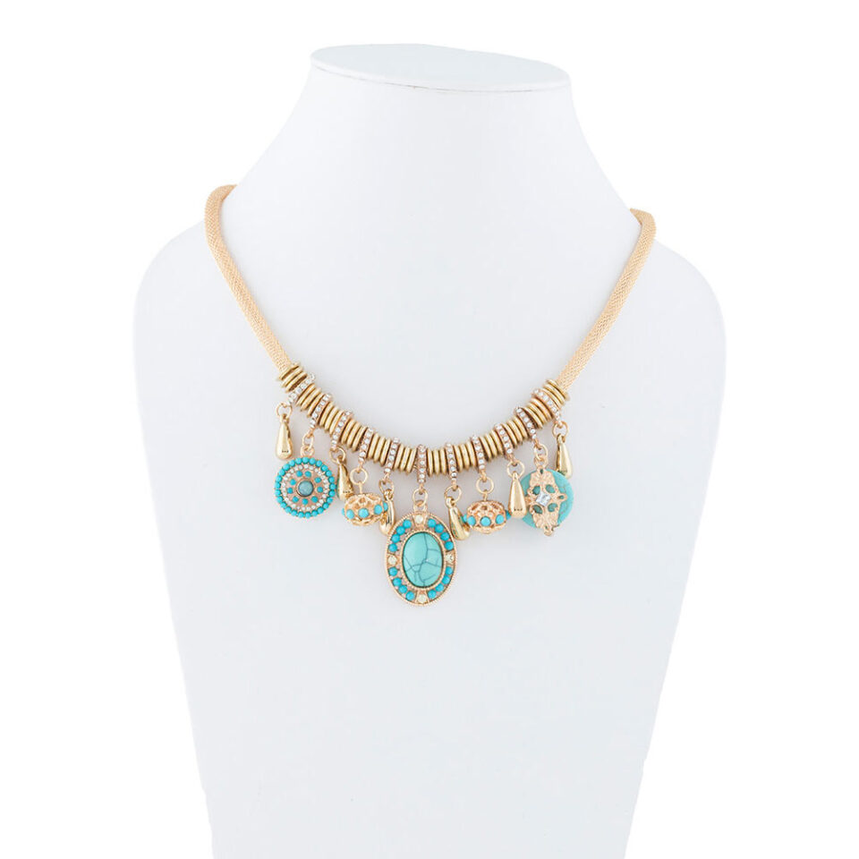 trendy necklace for woman