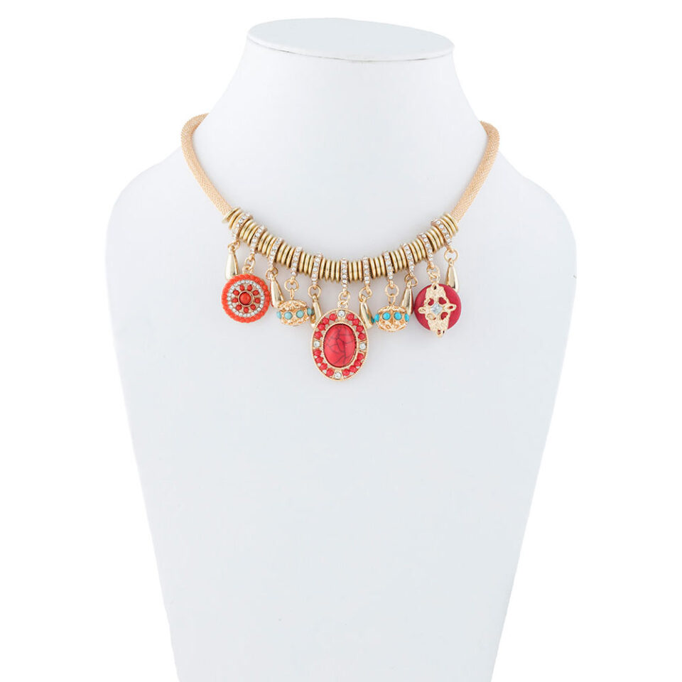 beautiful necklace to were parties