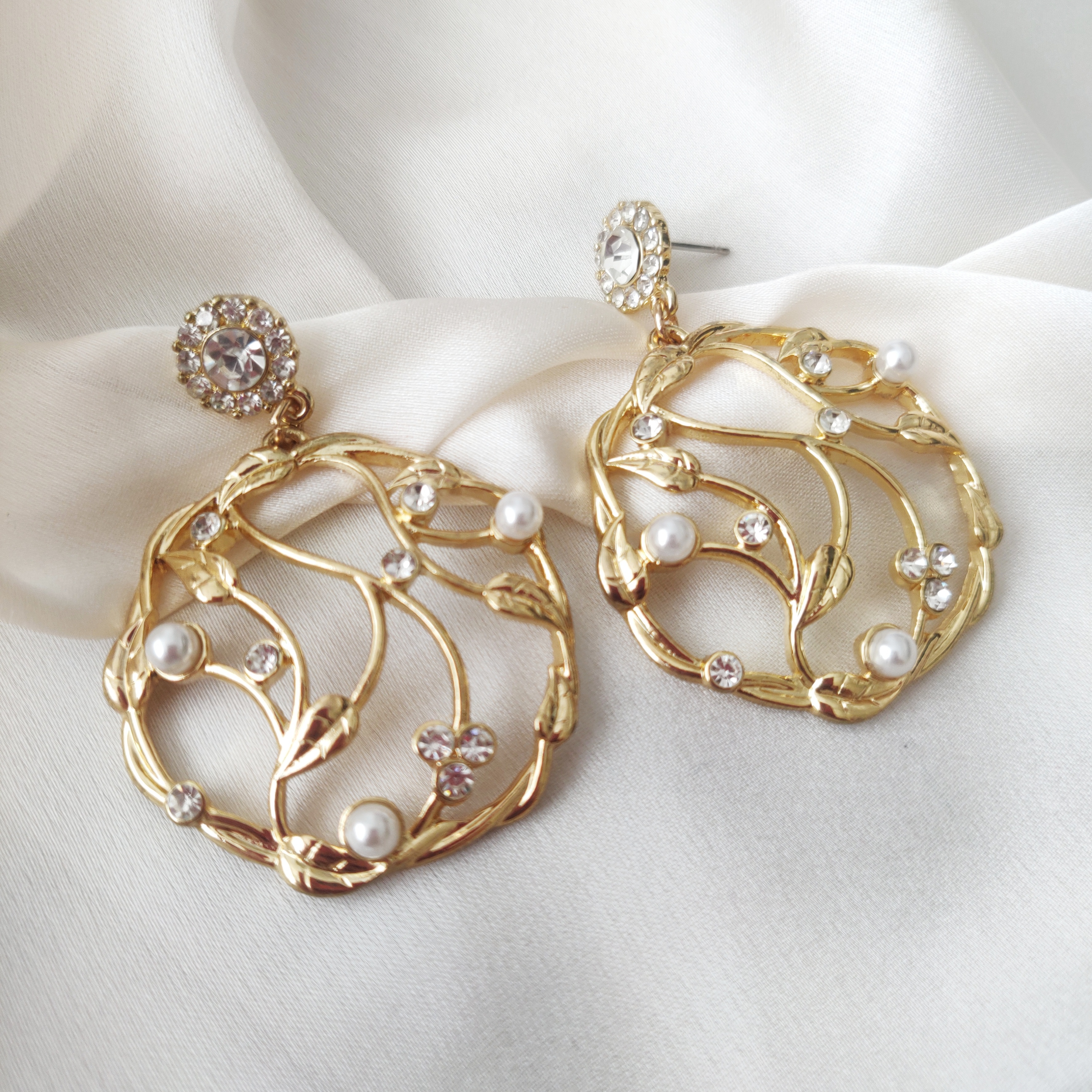 contemporary fashion earrings