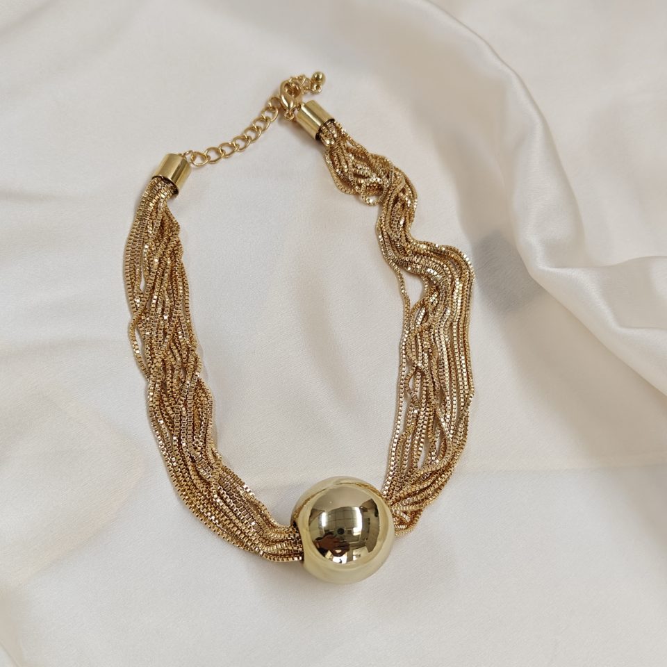 choker necklace