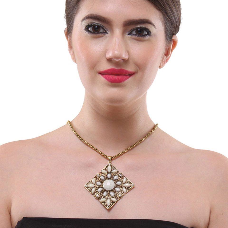 white pendant long necklace