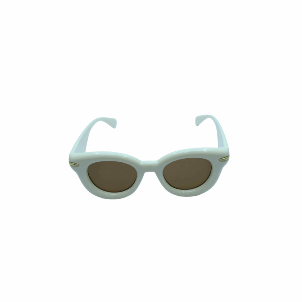 Bold round sunglasses